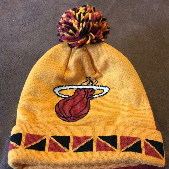 Mitchell & Ness Miami Heat Beanie Hat - Picture 1 of 3